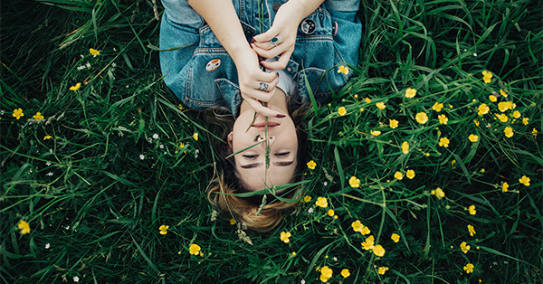 Redscale-Daisies-on